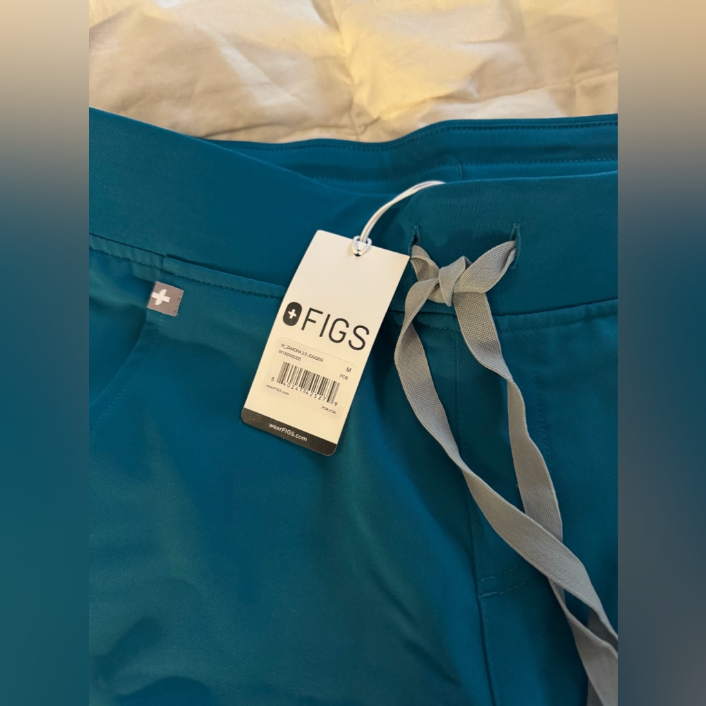Figs Nwt Women’s Pacific Blue Catarina Top, Small, And Zamora Jogger, Medium